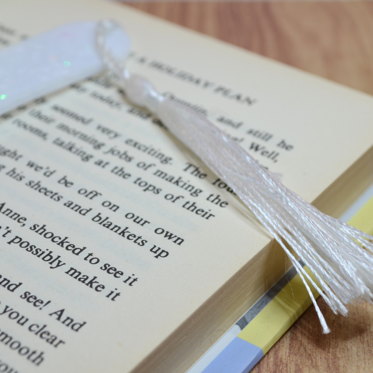 White Glitter Paw Resin Bookmark