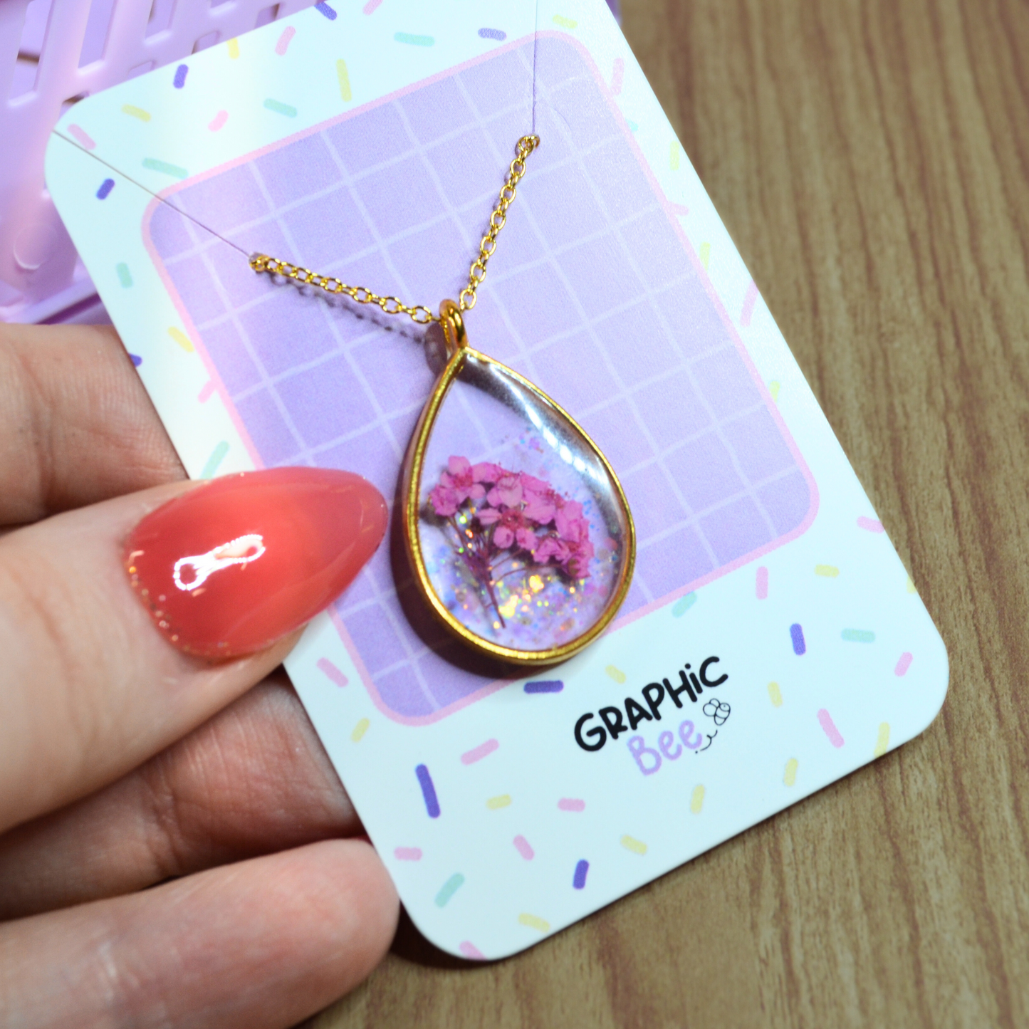 Teardrop Shape Floral & Glitter Embedded Necklace
